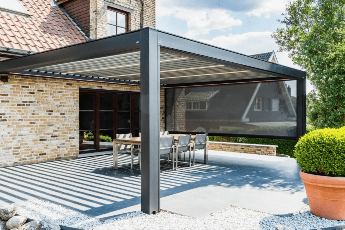 Pérgola bioclimática en Palma de Mallorca.