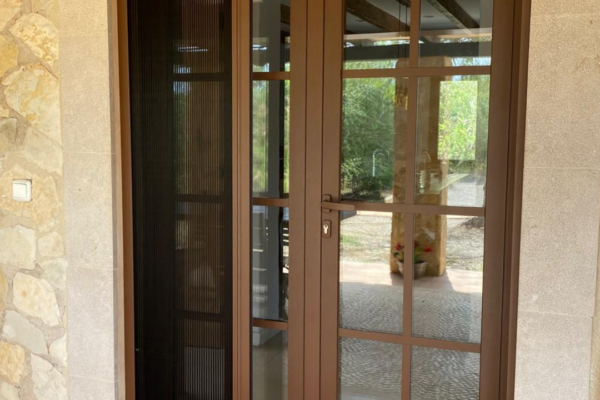 Mosquiteras a medida integradas en un proyecto de arquitectura en Mallorca